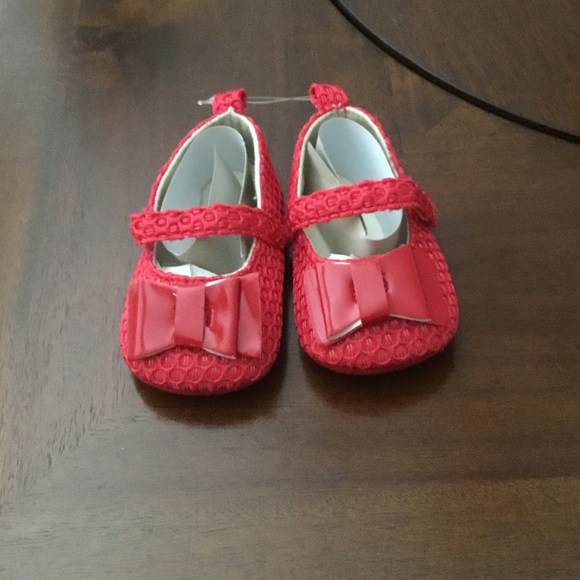 NWT! Red bow baby flat sandals - Picture 2 of 5